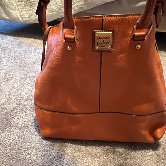 Beautiful Dooney & Bourke bag - Picture 2 of 5